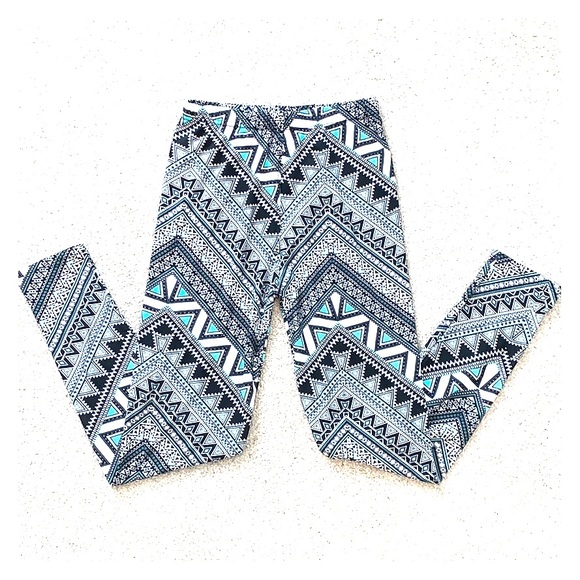Leggings NWOT in Geometrical Pattern - Picture 2 of 7
